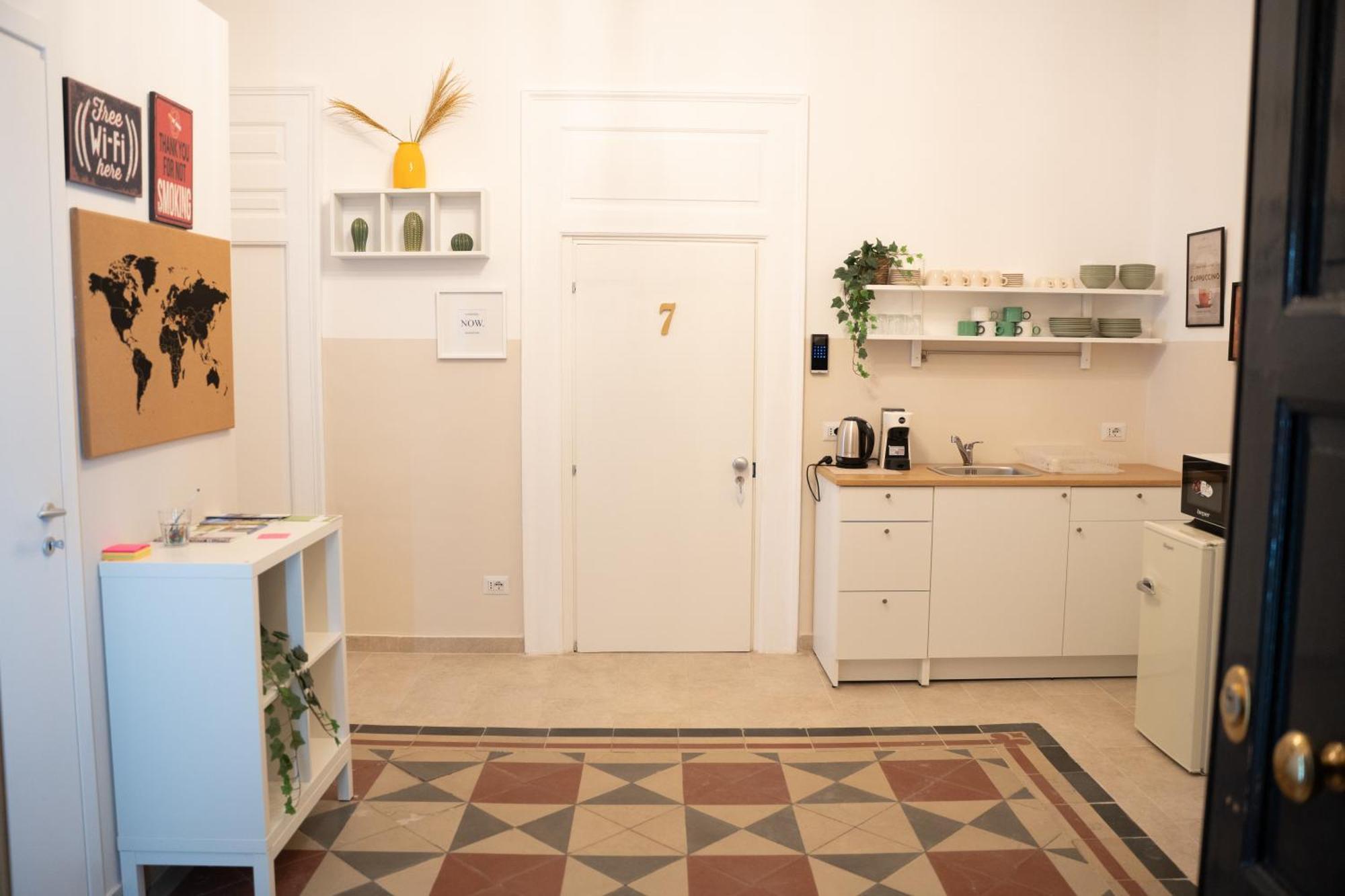 バーリ Principe Amedeo 93 Bed & Breakfast エクステリア 写真
