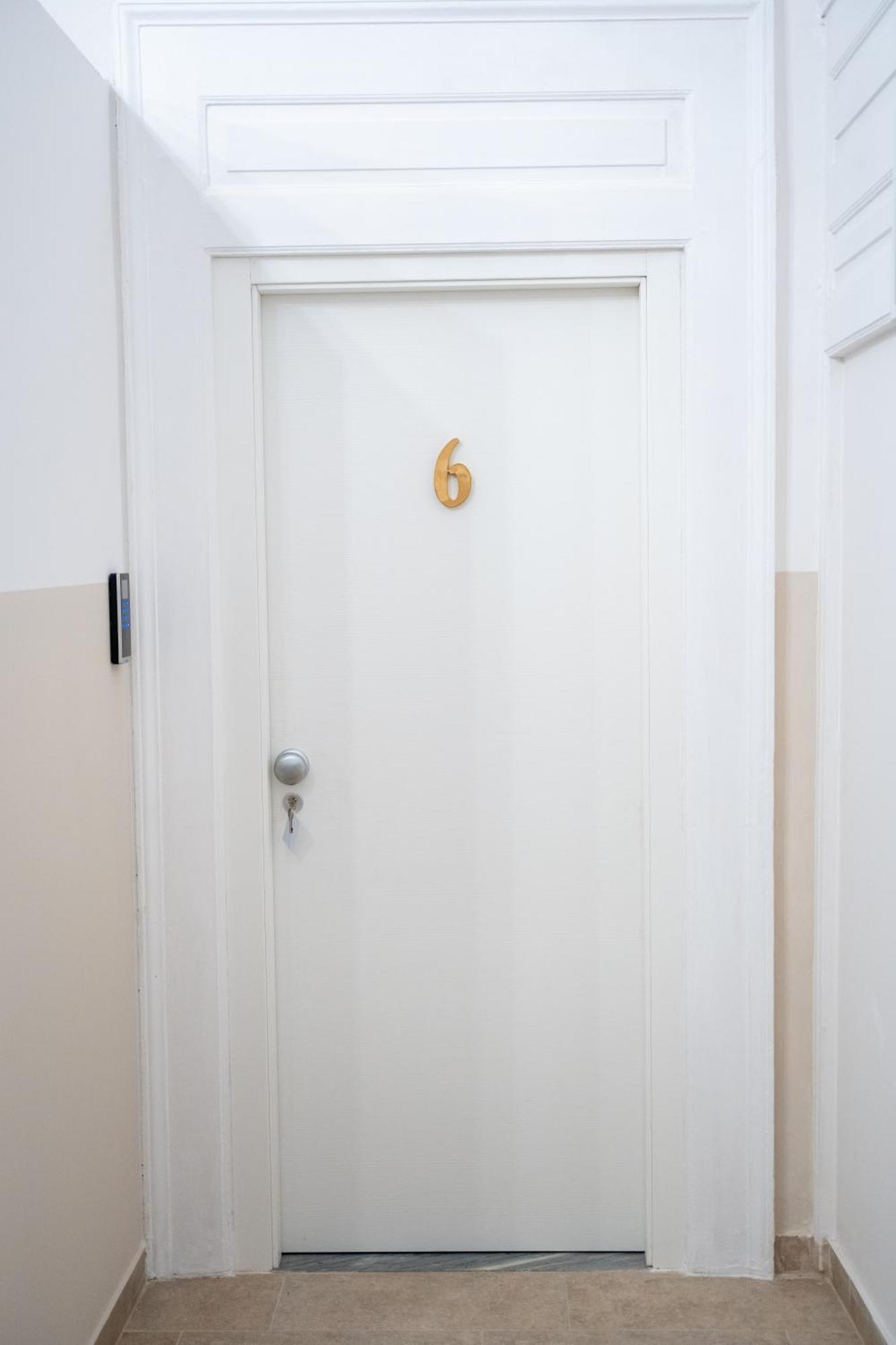 バーリ Principe Amedeo 93 Bed & Breakfast エクステリア 写真