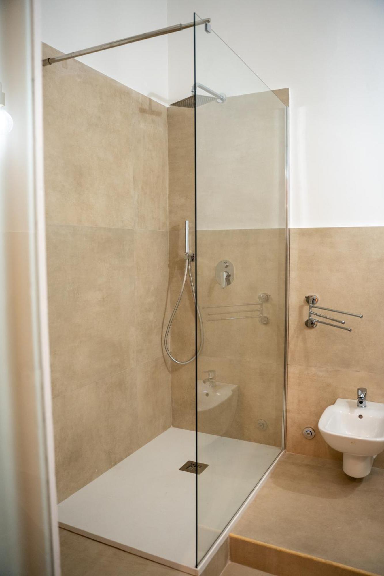 バーリ Principe Amedeo 93 Bed & Breakfast エクステリア 写真