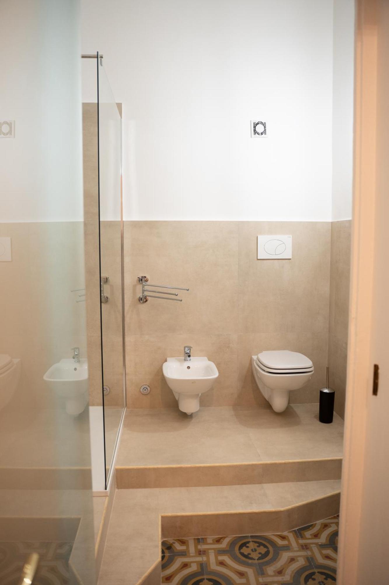 バーリ Principe Amedeo 93 Bed & Breakfast エクステリア 写真