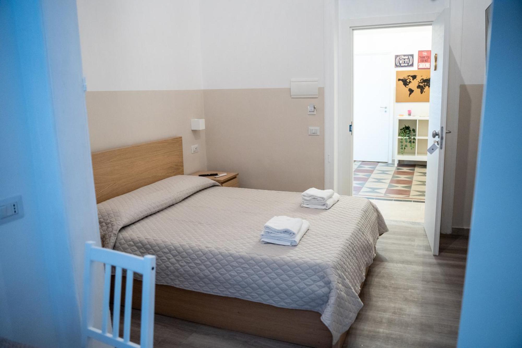 バーリ Principe Amedeo 93 Bed & Breakfast エクステリア 写真