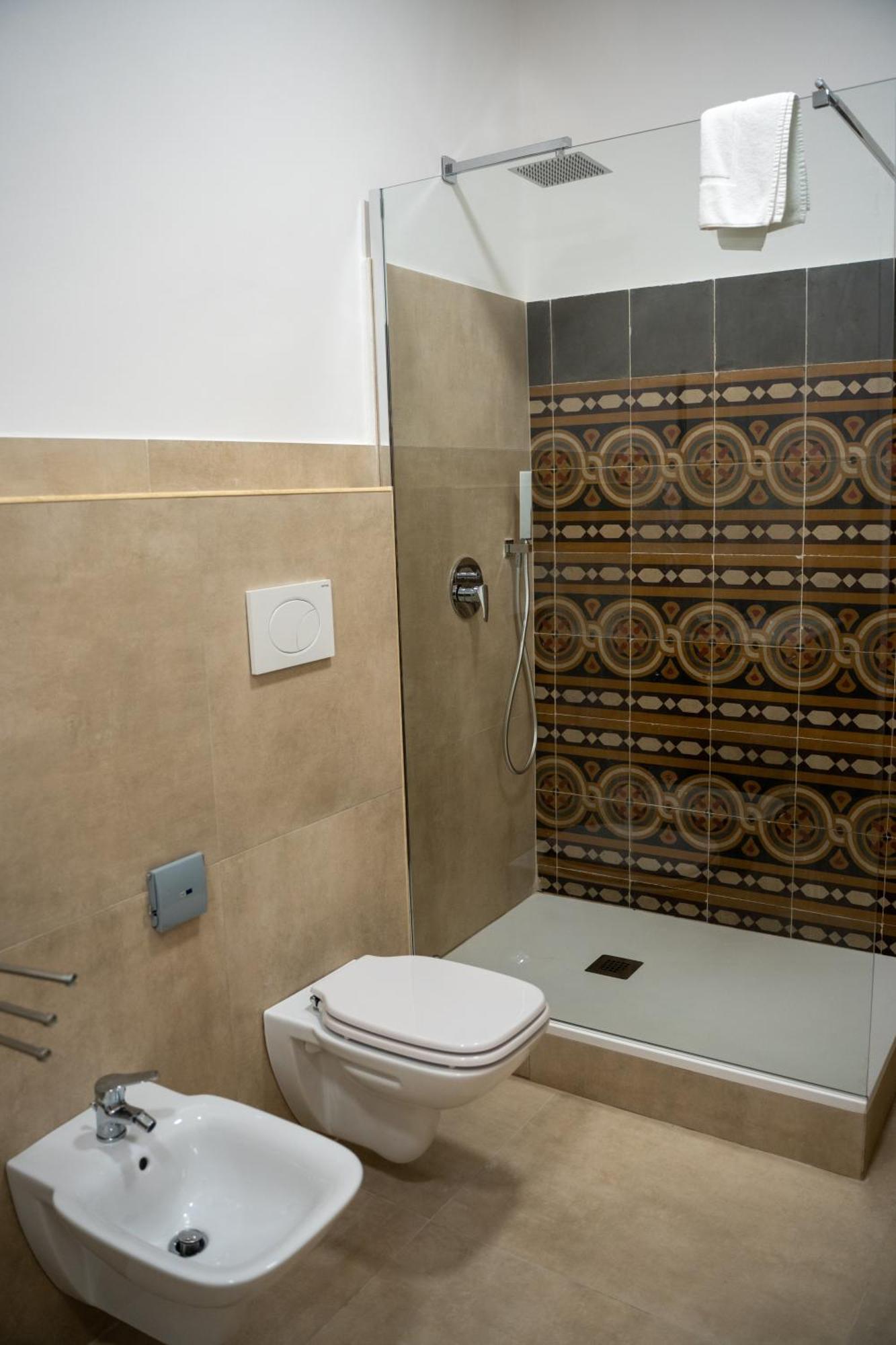 バーリ Principe Amedeo 93 Bed & Breakfast エクステリア 写真