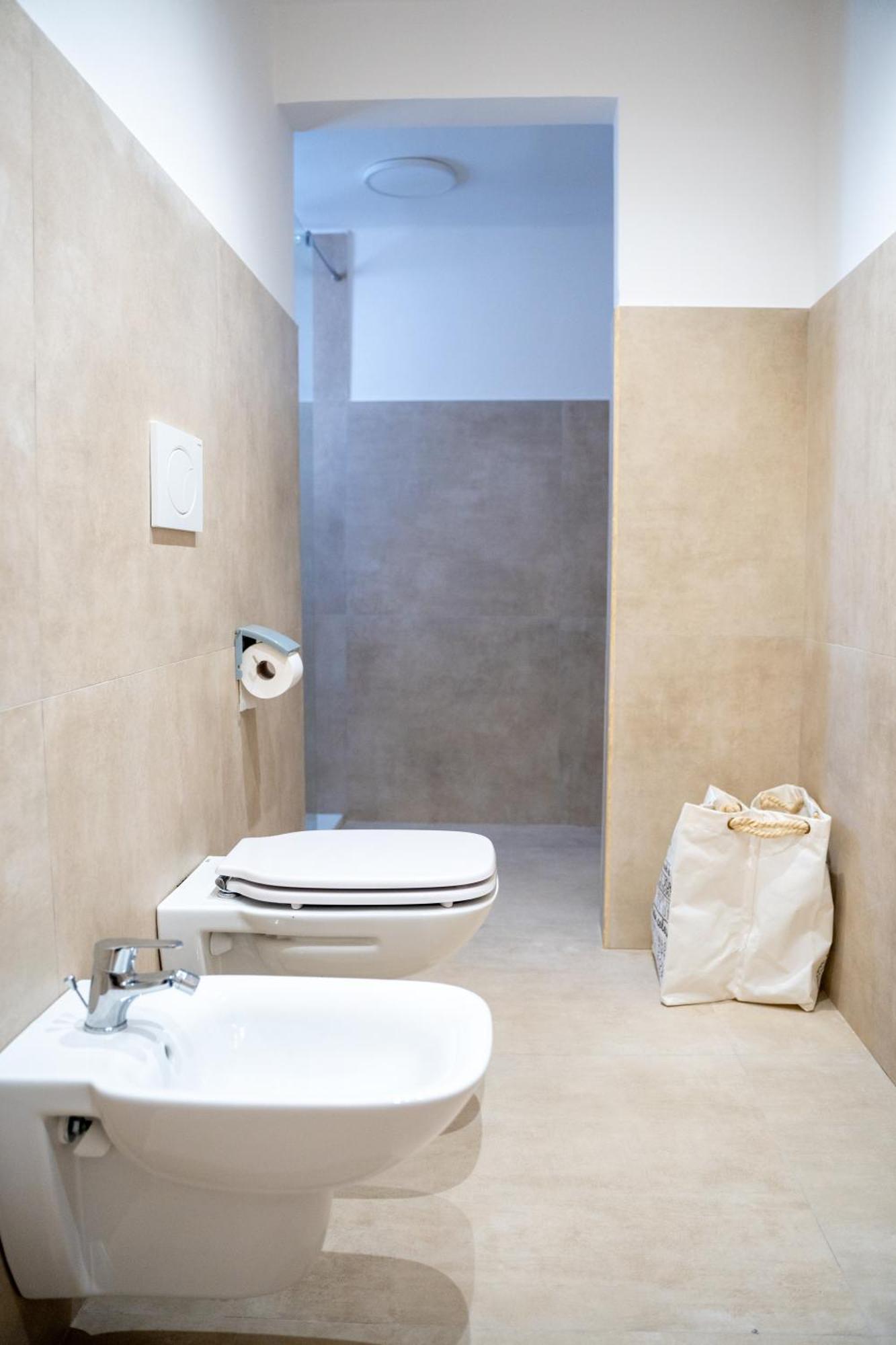 バーリ Principe Amedeo 93 Bed & Breakfast エクステリア 写真