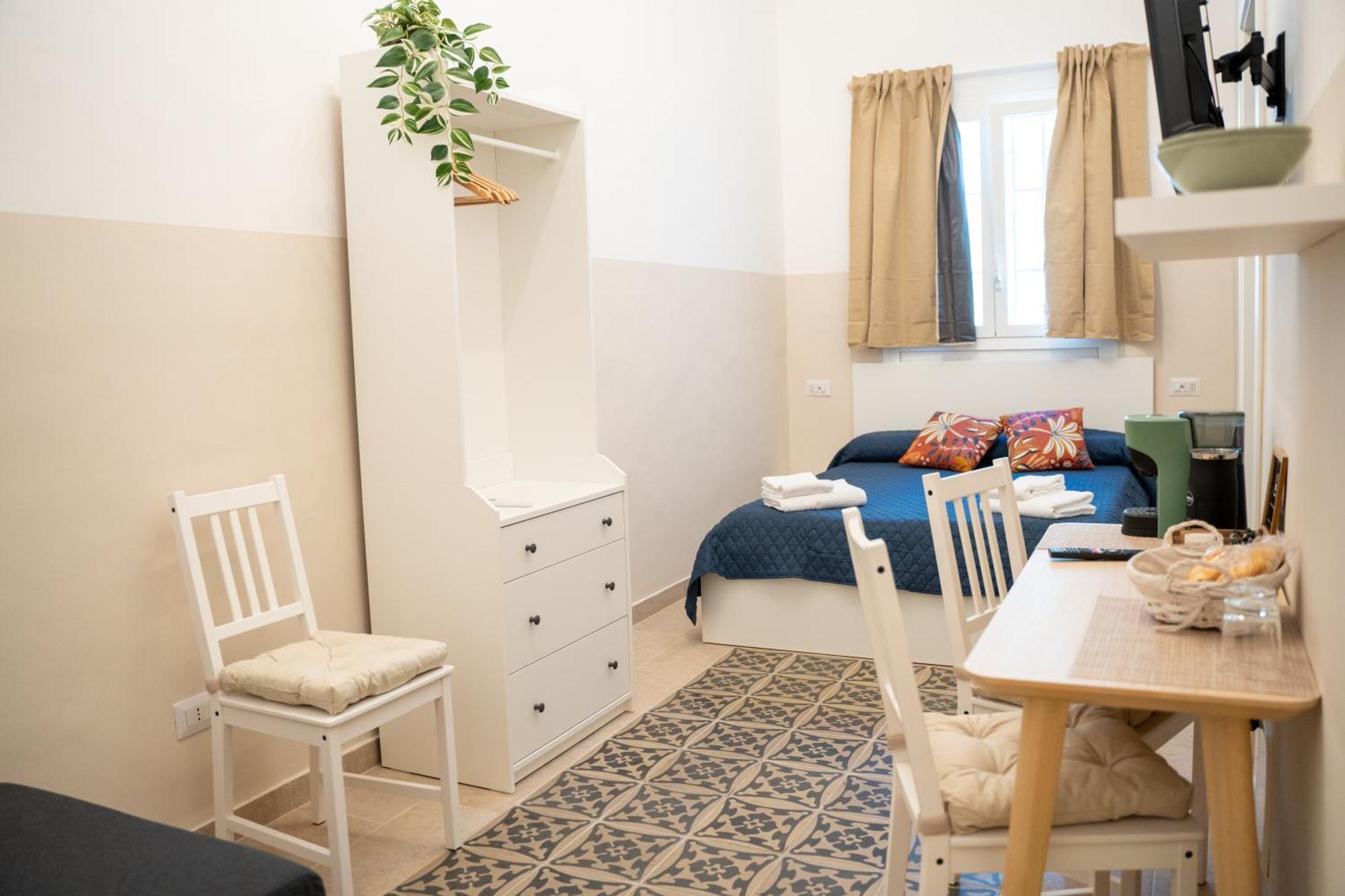バーリ Principe Amedeo 93 Bed & Breakfast エクステリア 写真